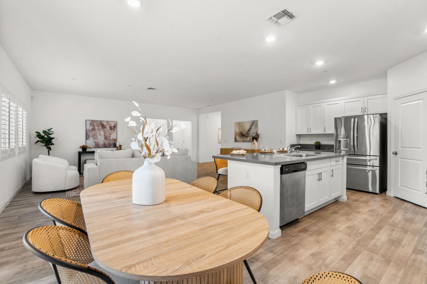 Detail Gallery Image 12 of 50 For 1340 Crimson Pl, Manteca,  CA 95336 - 3 Beds | 2 Baths