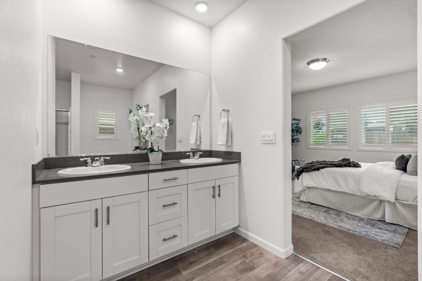 Detail Gallery Image 16 of 50 For 1340 Crimson Pl, Manteca,  CA 95336 - 3 Beds | 2 Baths