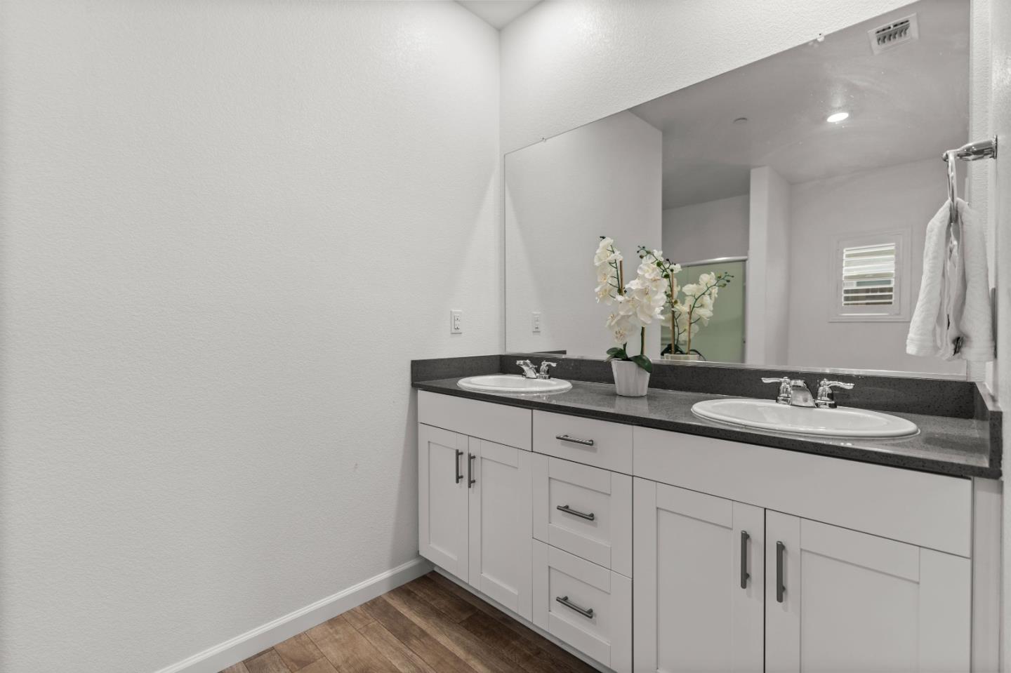 Detail Gallery Image 17 of 50 For 1340 Crimson Pl, Manteca,  CA 95336 - 3 Beds | 2 Baths