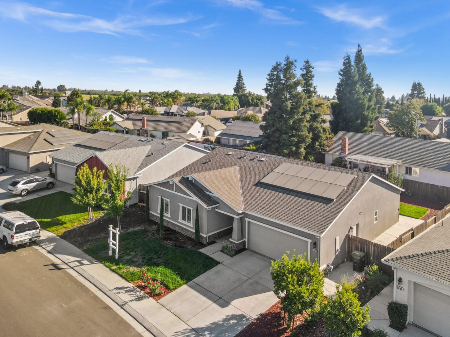 Detail Gallery Image 3 of 50 For 1340 Crimson Pl, Manteca,  CA 95336 - 3 Beds | 2 Baths