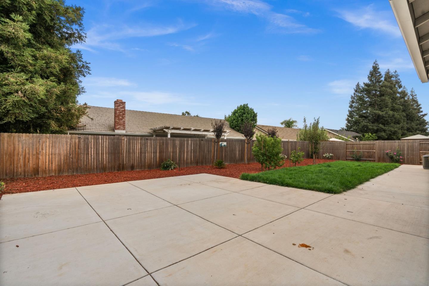 Detail Gallery Image 31 of 50 For 1340 Crimson Pl, Manteca,  CA 95336 - 3 Beds | 2 Baths