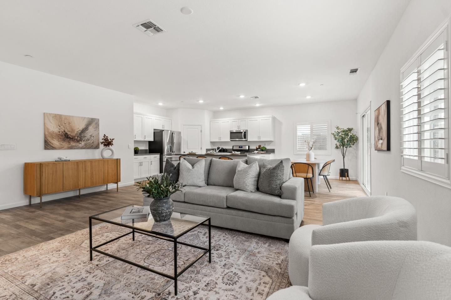 Detail Gallery Image 4 of 50 For 1340 Crimson Pl, Manteca,  CA 95336 - 3 Beds | 2 Baths