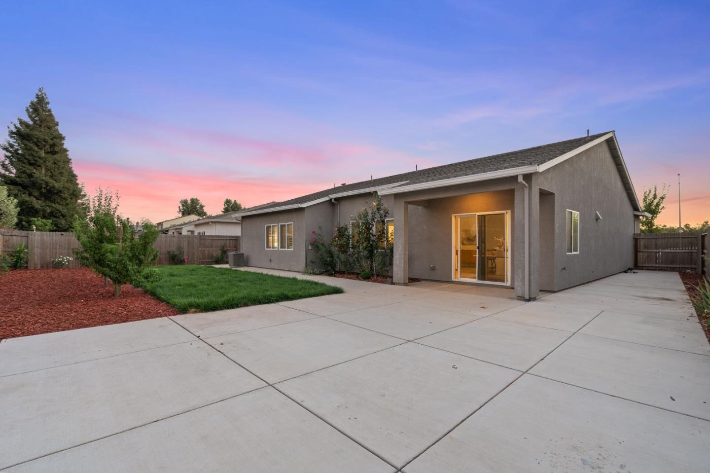 Detail Gallery Image 40 of 50 For 1340 Crimson Pl, Manteca,  CA 95336 - 3 Beds | 2 Baths