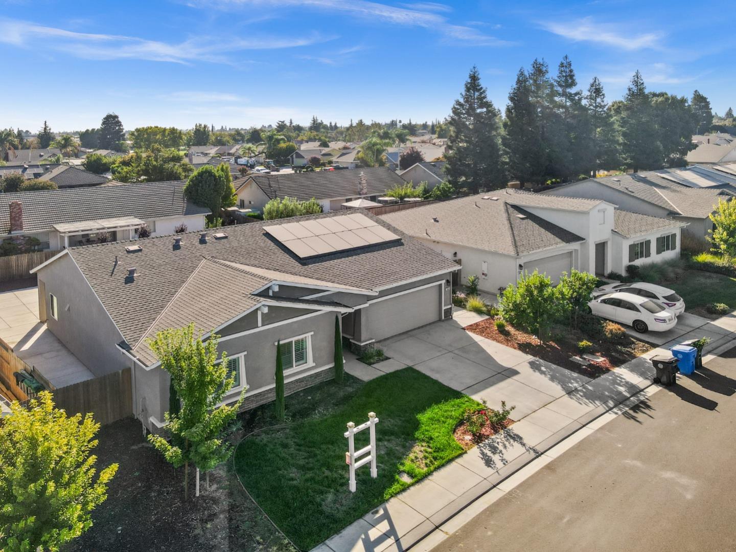 Detail Gallery Image 43 of 50 For 1340 Crimson Pl, Manteca,  CA 95336 - 3 Beds | 2 Baths