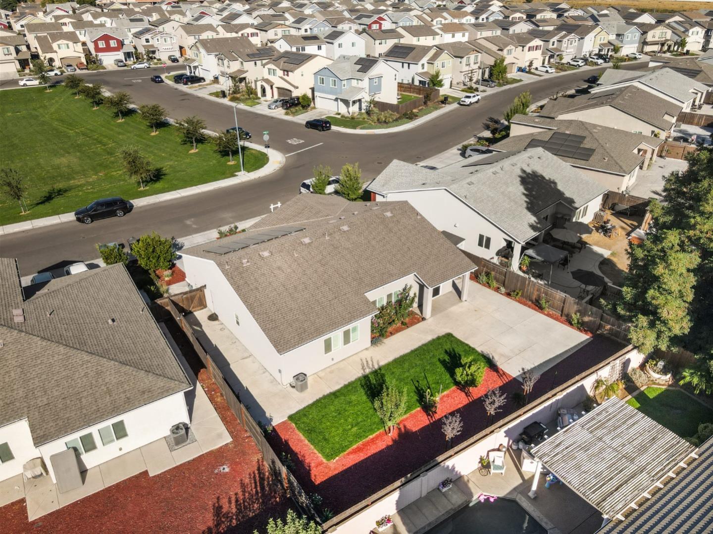 Detail Gallery Image 45 of 50 For 1340 Crimson Pl, Manteca,  CA 95336 - 3 Beds | 2 Baths