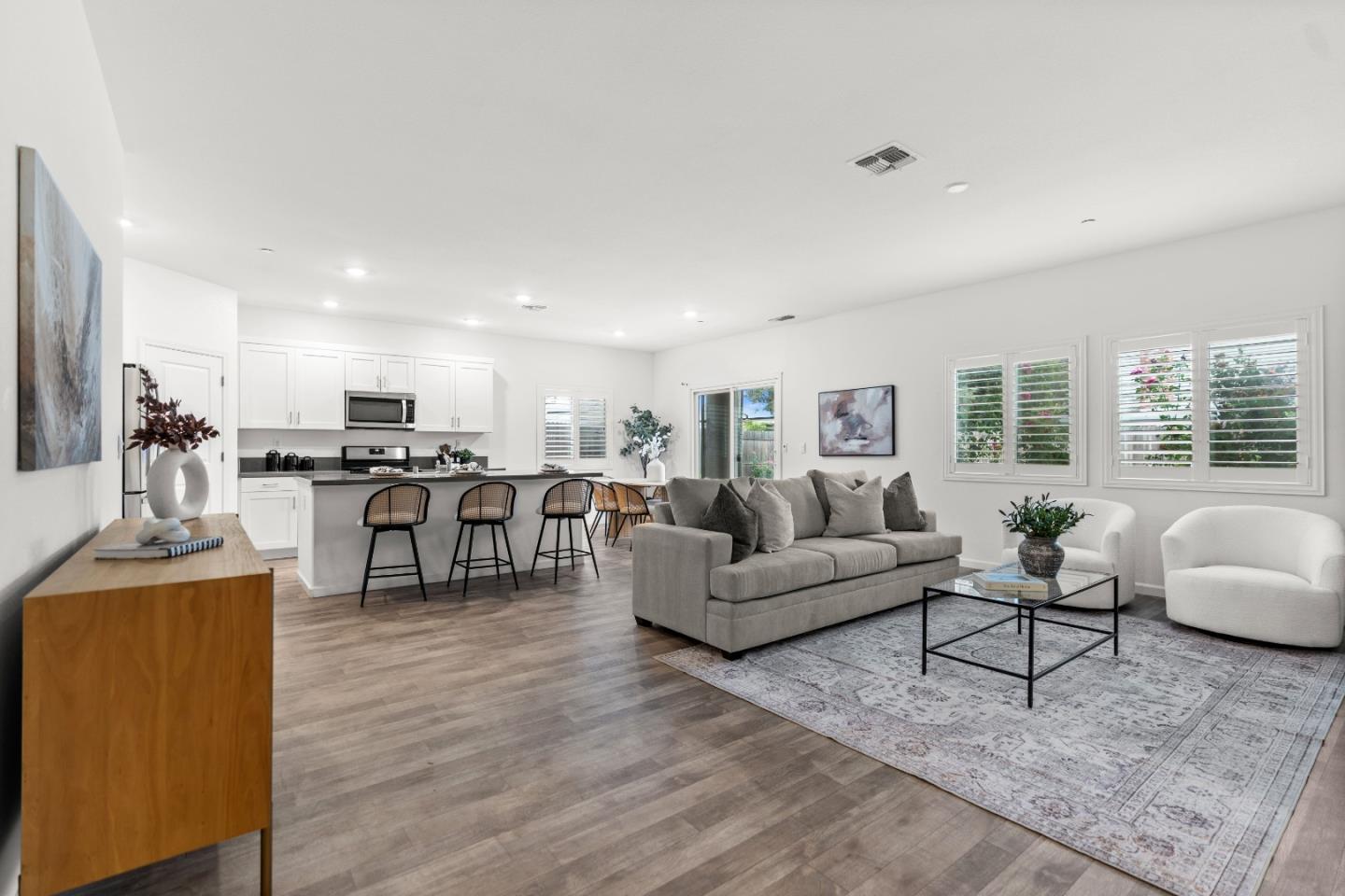 Detail Gallery Image 5 of 50 For 1340 Crimson Pl, Manteca,  CA 95336 - 3 Beds | 2 Baths