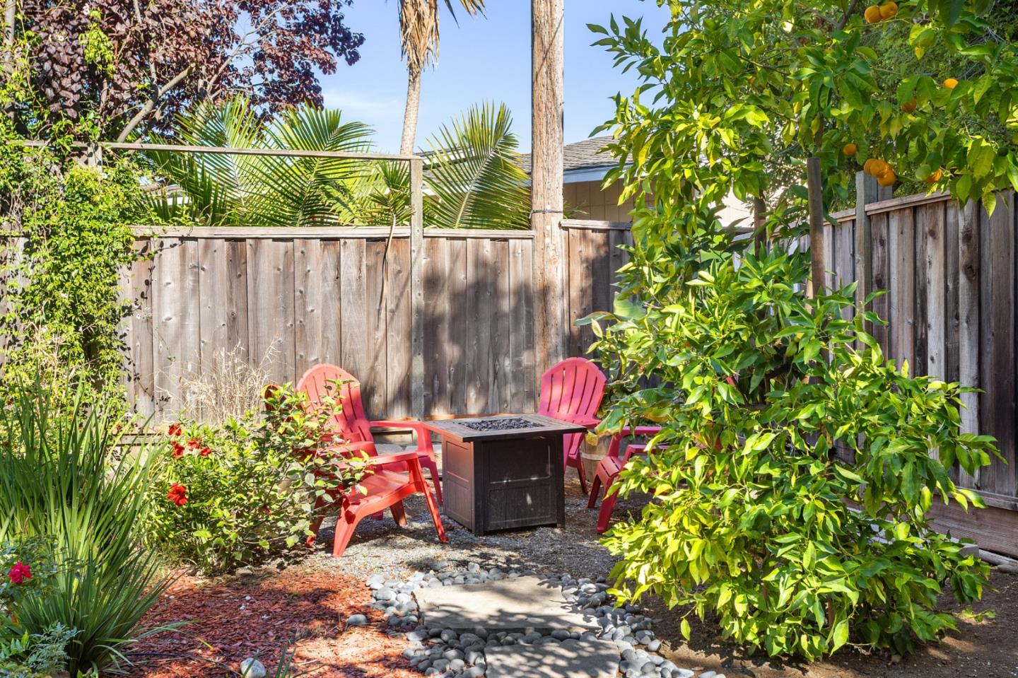 Detail Gallery Image 29 of 35 For 1619 Hallbrook Dr, San Jose,  CA 95124 - 4 Beds | 2 Baths