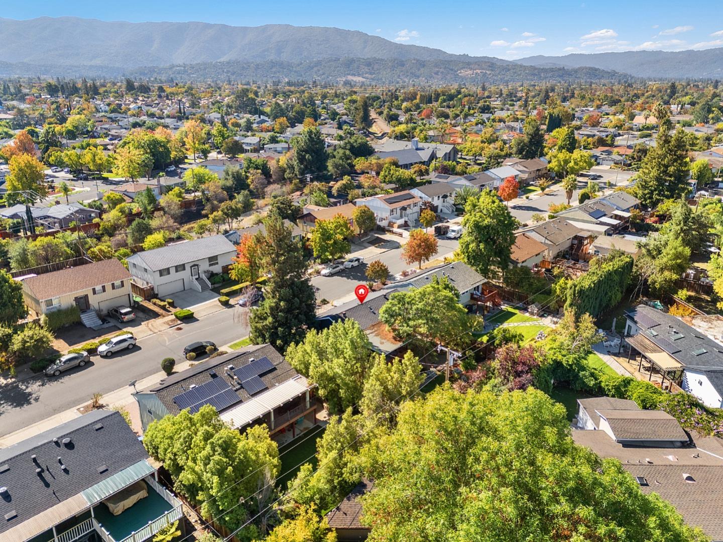 Detail Gallery Image 32 of 35 For 1619 Hallbrook Dr, San Jose,  CA 95124 - 4 Beds | 2 Baths