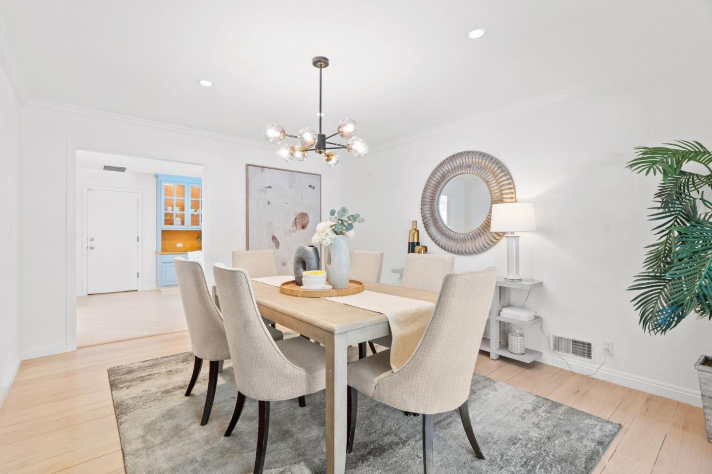 Detail Gallery Image 12 of 35 For 5635 W Walbrook Dr, San Jose,  CA 95129 - 4 Beds | 2 Baths