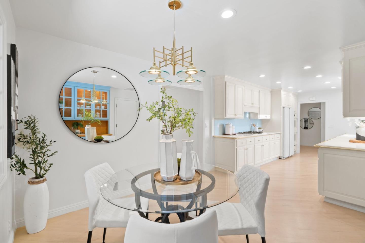 Detail Gallery Image 13 of 35 For 5635 W Walbrook Dr, San Jose,  CA 95129 - 4 Beds | 2 Baths