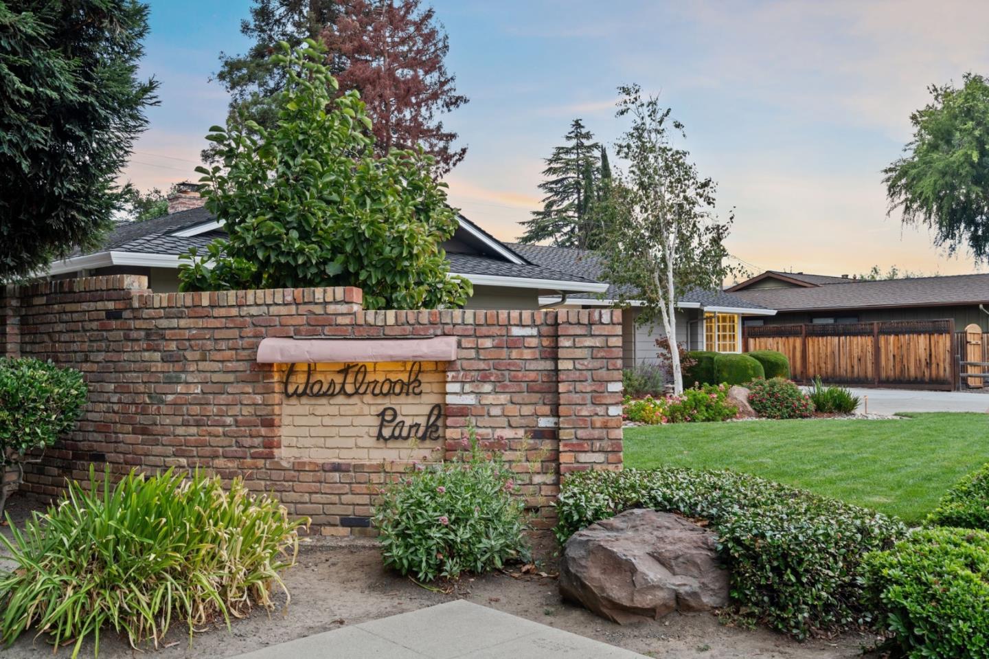 Detail Gallery Image 3 of 35 For 5635 W Walbrook Dr, San Jose,  CA 95129 - 4 Beds | 2 Baths