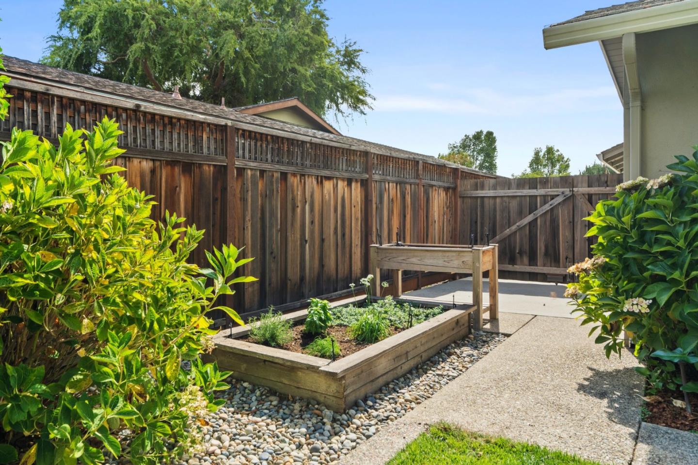 Detail Gallery Image 34 of 35 For 5635 W Walbrook Dr, San Jose,  CA 95129 - 4 Beds | 2 Baths