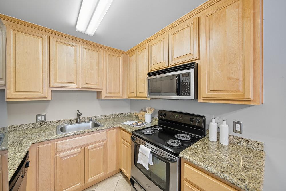Detail Gallery Image 11 of 32 For 700 Fargo Ave #12,  San Leandro,  CA 94579 - 2 Beds | 2 Baths