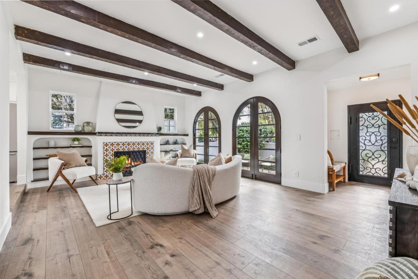 Detail Gallery Image 11 of 64 For 840 N Idaho St, San Mateo,  CA 94401 - 5 Beds | 4 Baths