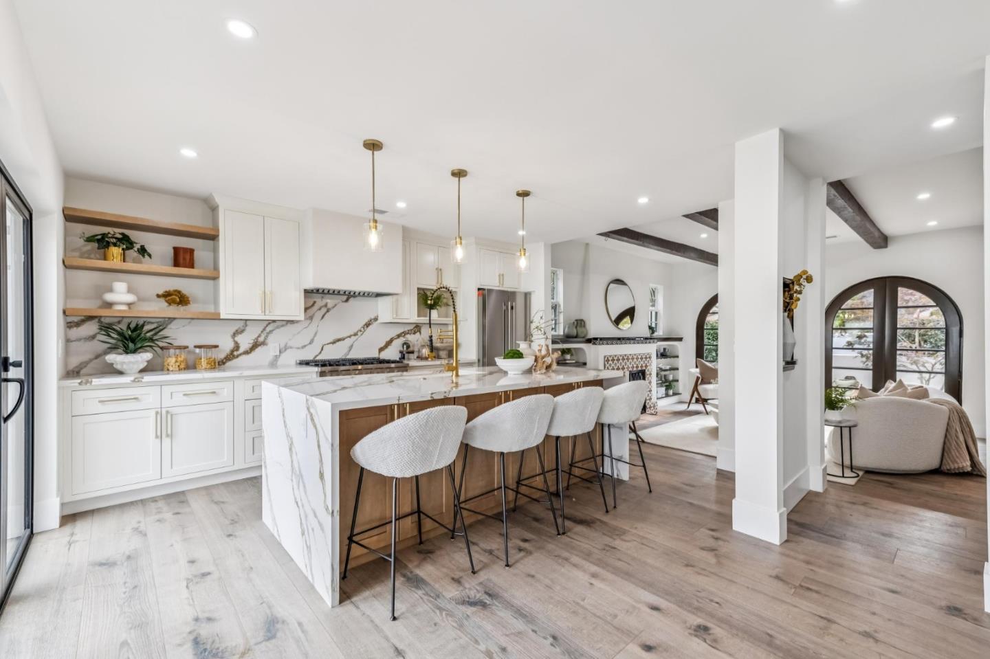 Detail Gallery Image 12 of 64 For 840 N Idaho St, San Mateo,  CA 94401 - 5 Beds | 4 Baths