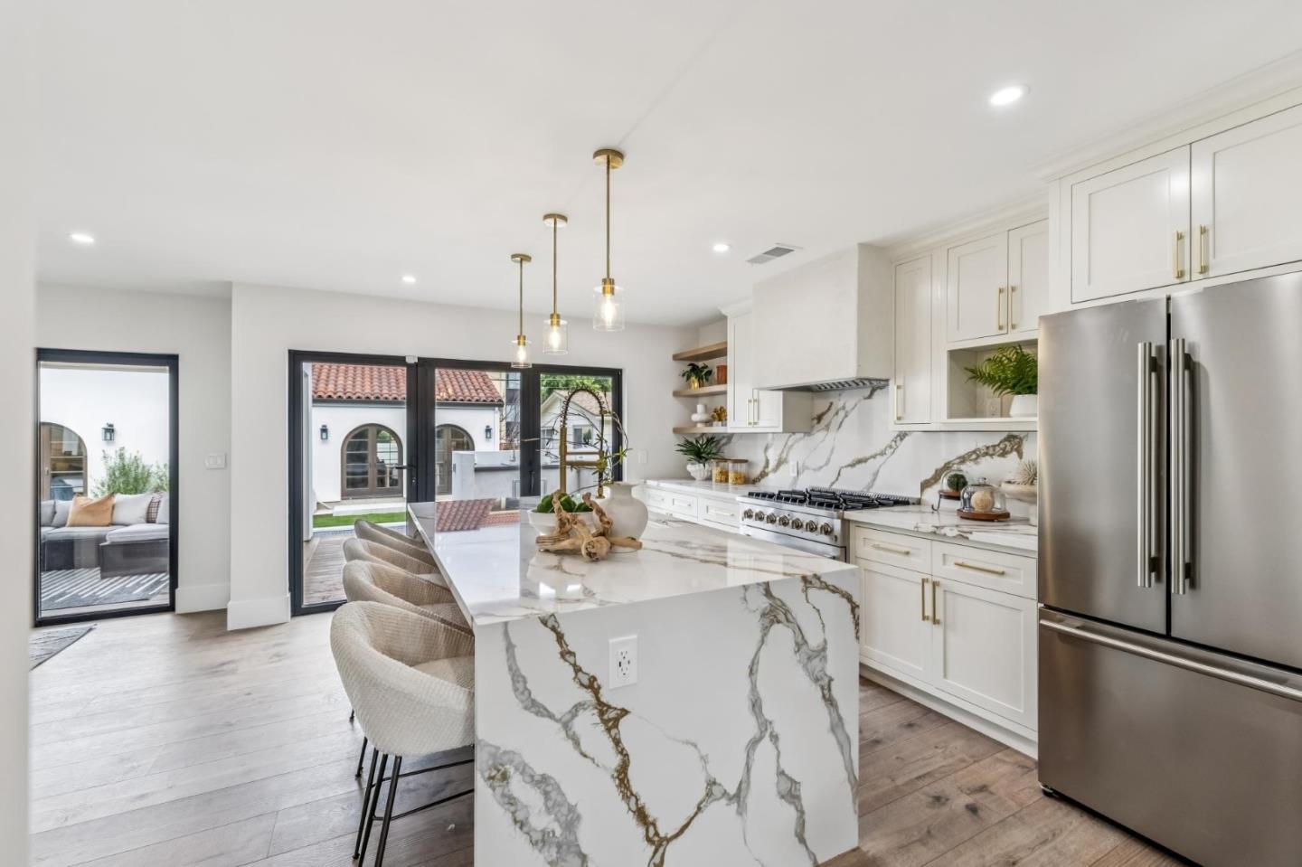 Detail Gallery Image 14 of 64 For 840 N Idaho St, San Mateo,  CA 94401 - 5 Beds | 4 Baths