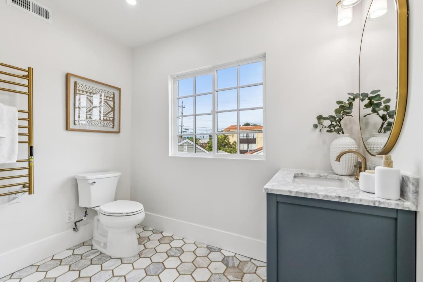 Detail Gallery Image 24 of 64 For 840 N Idaho St, San Mateo,  CA 94401 - 5 Beds | 4 Baths