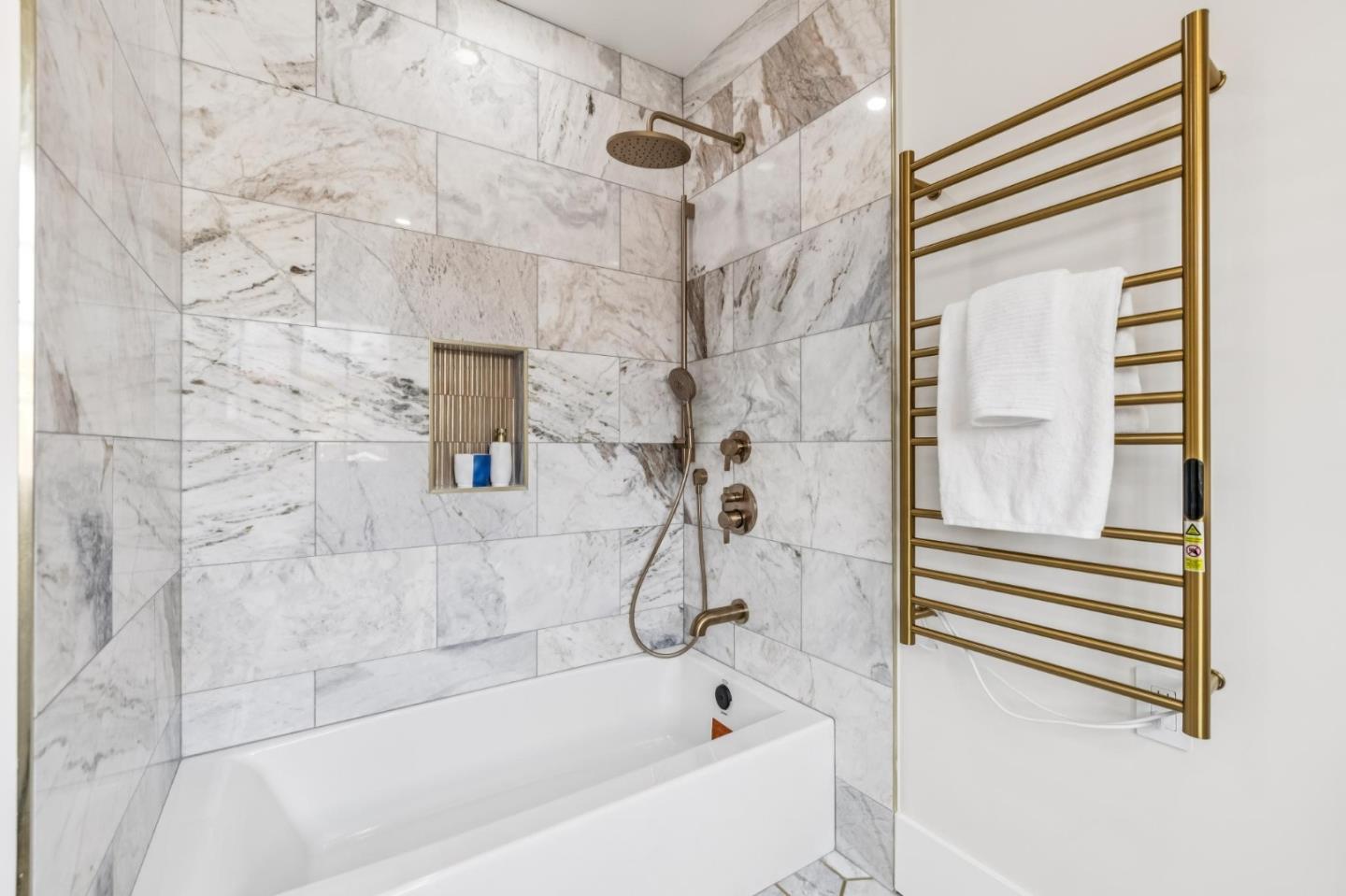 Detail Gallery Image 25 of 64 For 840 N Idaho St, San Mateo,  CA 94401 - 5 Beds | 4 Baths