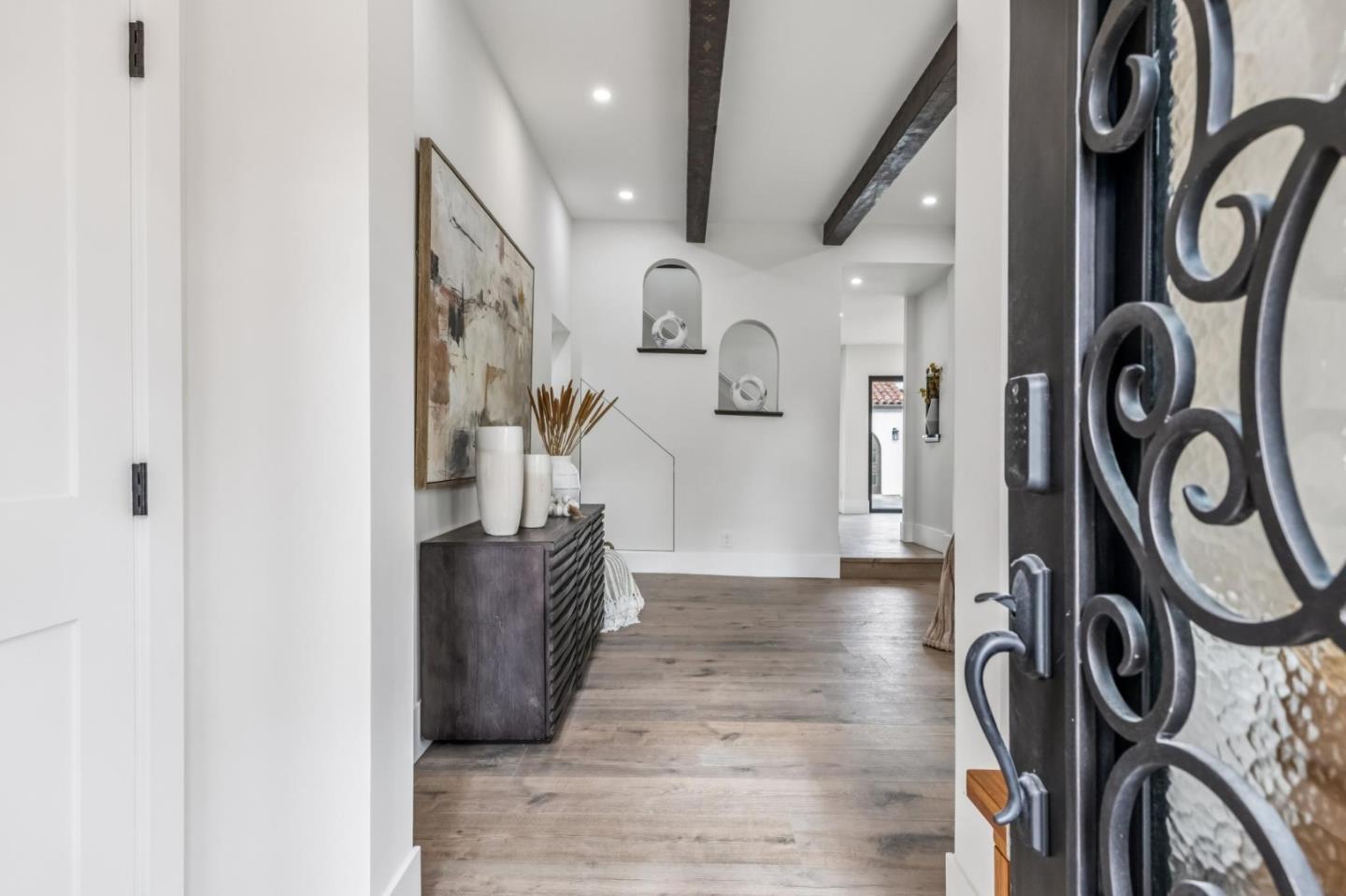 Detail Gallery Image 5 of 64 For 840 N Idaho St, San Mateo,  CA 94401 - 5 Beds | 4 Baths