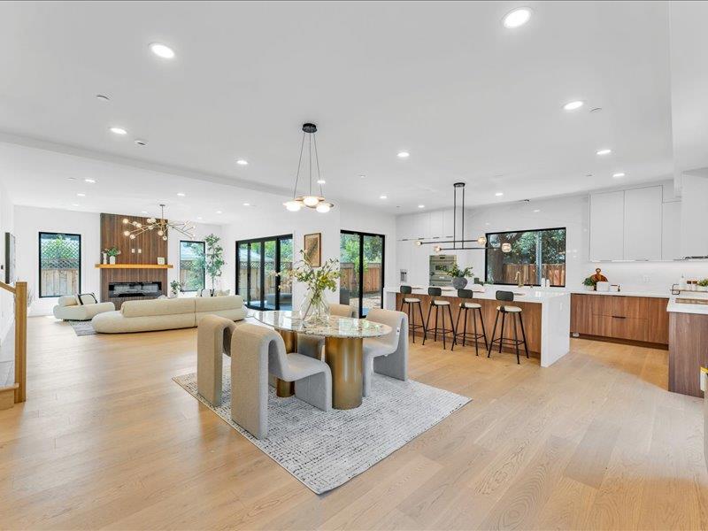 Detail Gallery Image 13 of 53 For 883 Rorke Way, Palo Alto,  CA 94303 - 6 Beds | 4/1 Baths