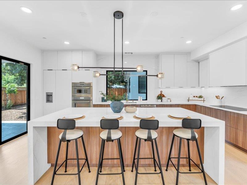 Detail Gallery Image 18 of 53 For 883 Rorke Way, Palo Alto,  CA 94303 - 6 Beds | 4/1 Baths