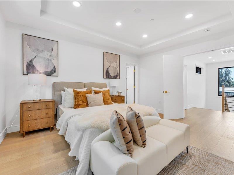 Detail Gallery Image 24 of 53 For 883 Rorke Way, Palo Alto,  CA 94303 - 6 Beds | 4/1 Baths