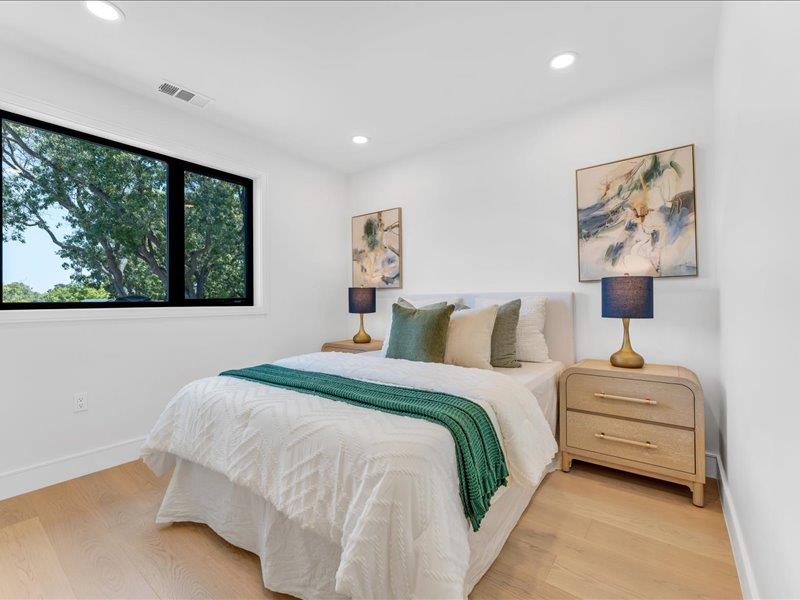 Detail Gallery Image 26 of 53 For 883 Rorke Way, Palo Alto,  CA 94303 - 6 Beds | 4/1 Baths