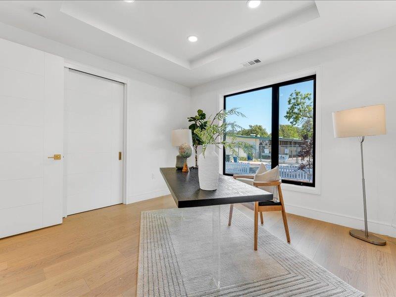 Detail Gallery Image 32 of 53 For 883 Rorke Way, Palo Alto,  CA 94303 - 6 Beds | 4/1 Baths