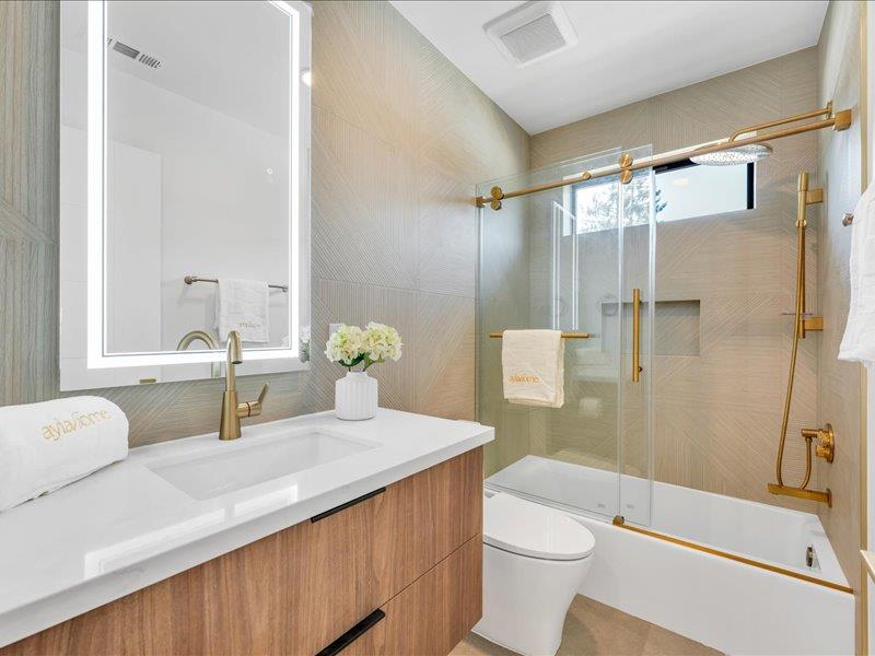 Detail Gallery Image 33 of 53 For 883 Rorke Way, Palo Alto,  CA 94303 - 6 Beds | 4/1 Baths