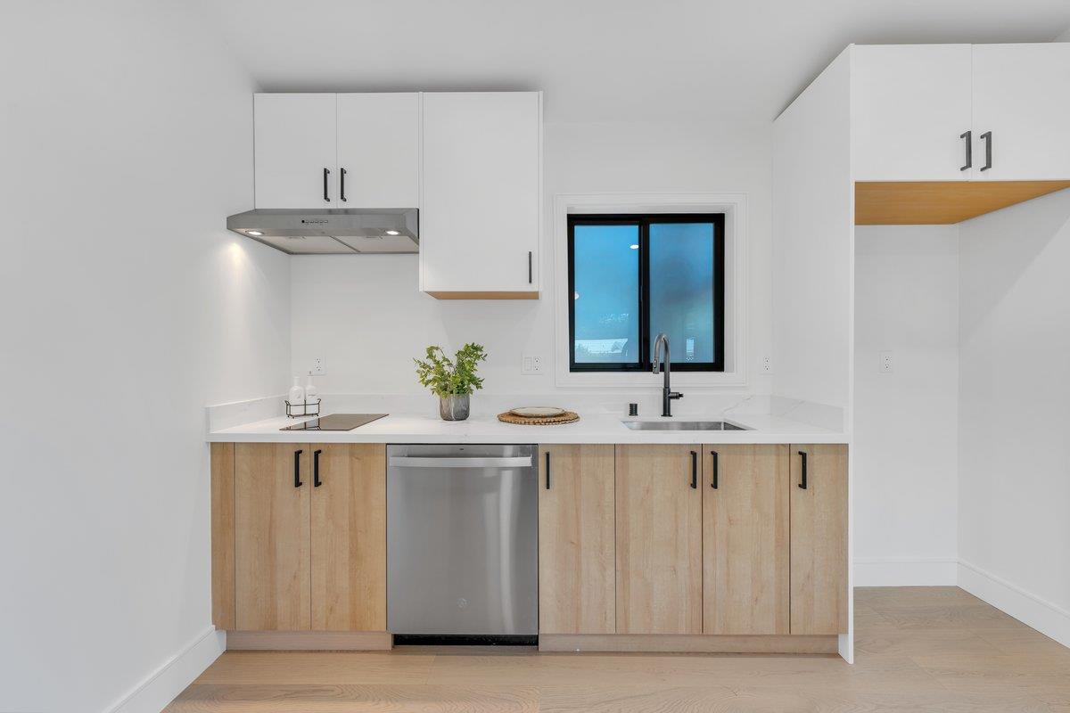 Detail Gallery Image 39 of 53 For 883 Rorke Way, Palo Alto,  CA 94303 - 6 Beds | 4/1 Baths