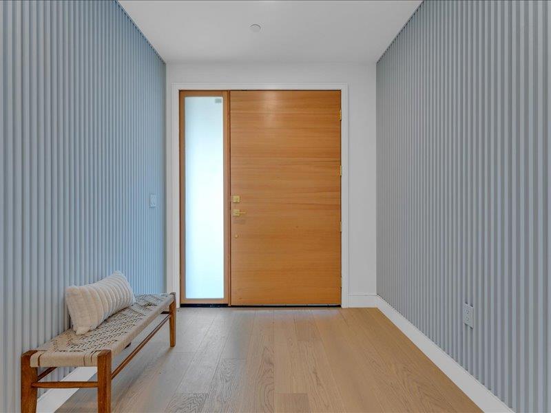 Detail Gallery Image 4 of 53 For 883 Rorke Way, Palo Alto,  CA 94303 - 6 Beds | 4/1 Baths