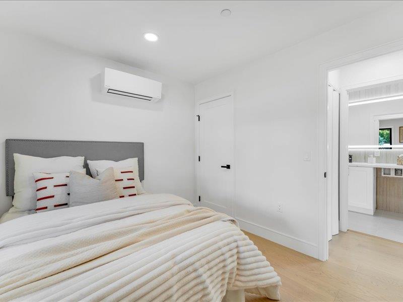 Detail Gallery Image 41 of 53 For 883 Rorke Way, Palo Alto,  CA 94303 - 6 Beds | 4/1 Baths