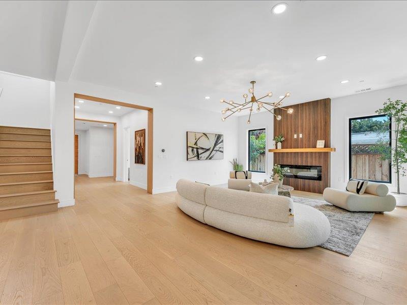 Detail Gallery Image 7 of 53 For 883 Rorke Way, Palo Alto,  CA 94303 - 6 Beds | 4/1 Baths