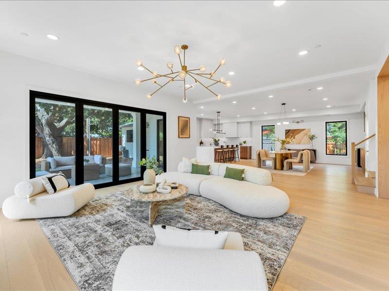 Detail Gallery Image 8 of 53 For 883 Rorke Way, Palo Alto,  CA 94303 - 6 Beds | 4/1 Baths