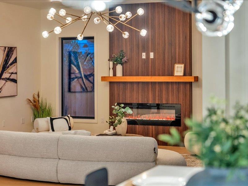 Detail Gallery Image 9 of 53 For 883 Rorke Way, Palo Alto,  CA 94303 - 6 Beds | 4/1 Baths