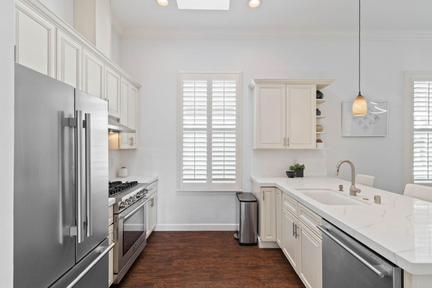 Detail Gallery Image 12 of 44 For 141 N Almaden Blvd, San Jose,  CA 95110 - 3 Beds | 2 Baths