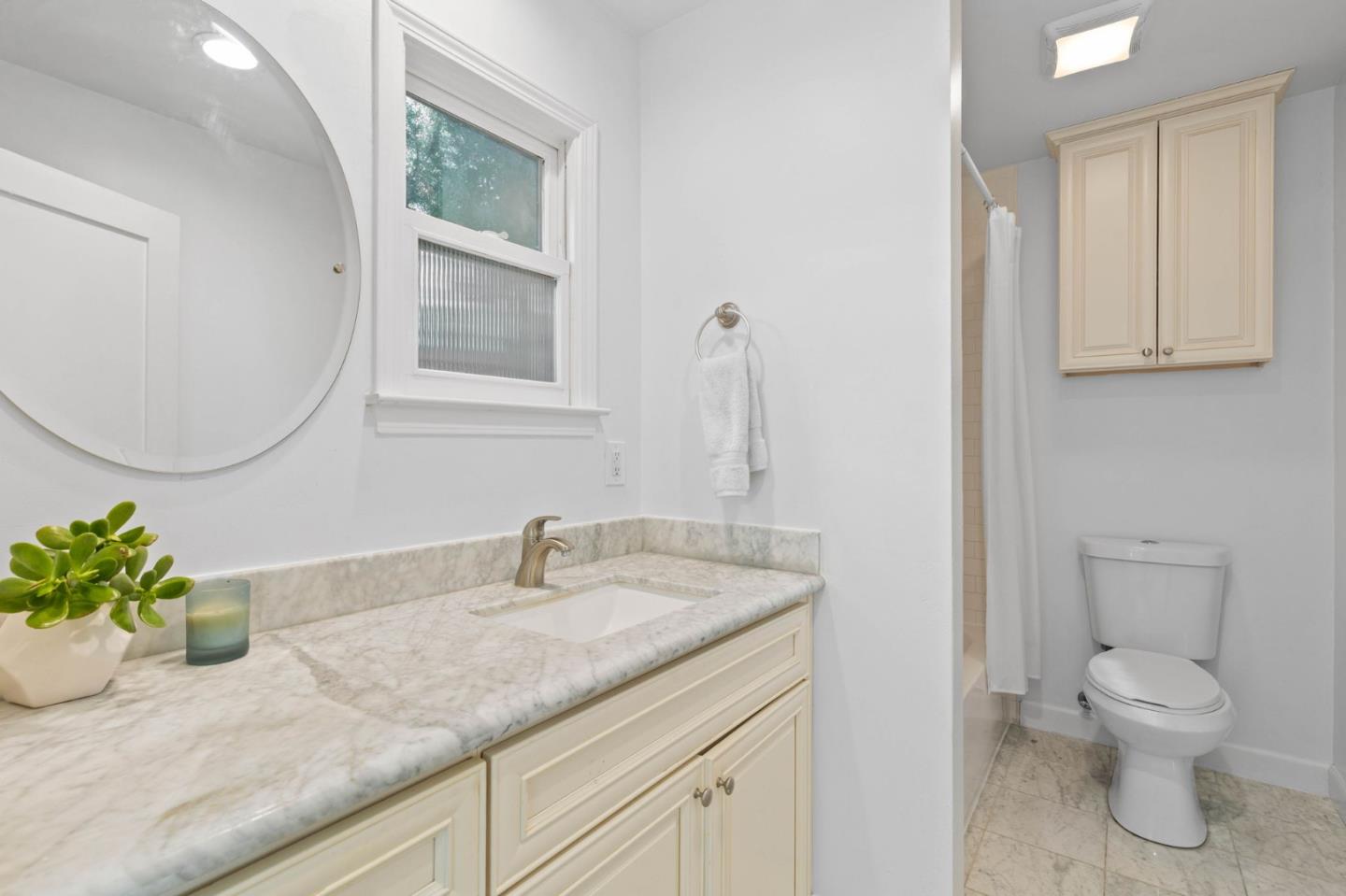 Detail Gallery Image 18 of 44 For 141 N Almaden Blvd, San Jose,  CA 95110 - 3 Beds | 2 Baths