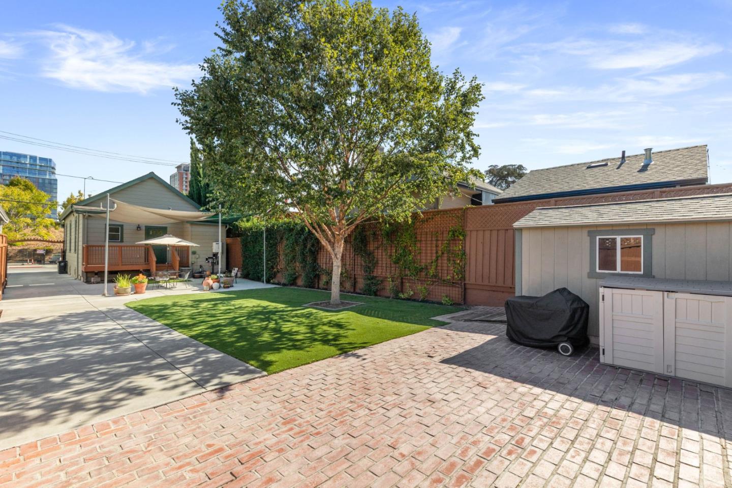 Detail Gallery Image 25 of 44 For 141 N Almaden Blvd, San Jose,  CA 95110 - 3 Beds | 2 Baths