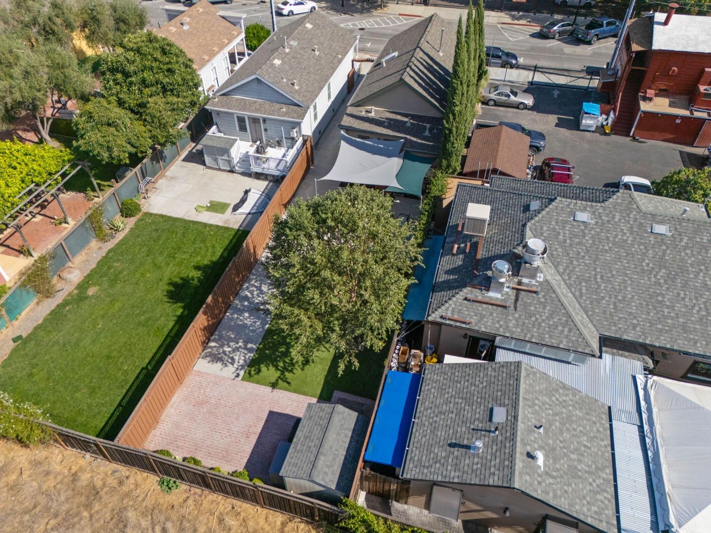 Detail Gallery Image 35 of 44 For 141 N Almaden Blvd, San Jose,  CA 95110 - 3 Beds | 2 Baths