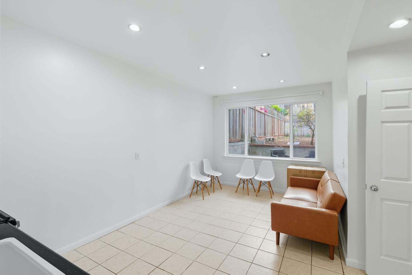 Detail Gallery Image 11 of 58 For 1840 Church St, San Francisco,  CA 94131 - 6 Beds | 4 Baths