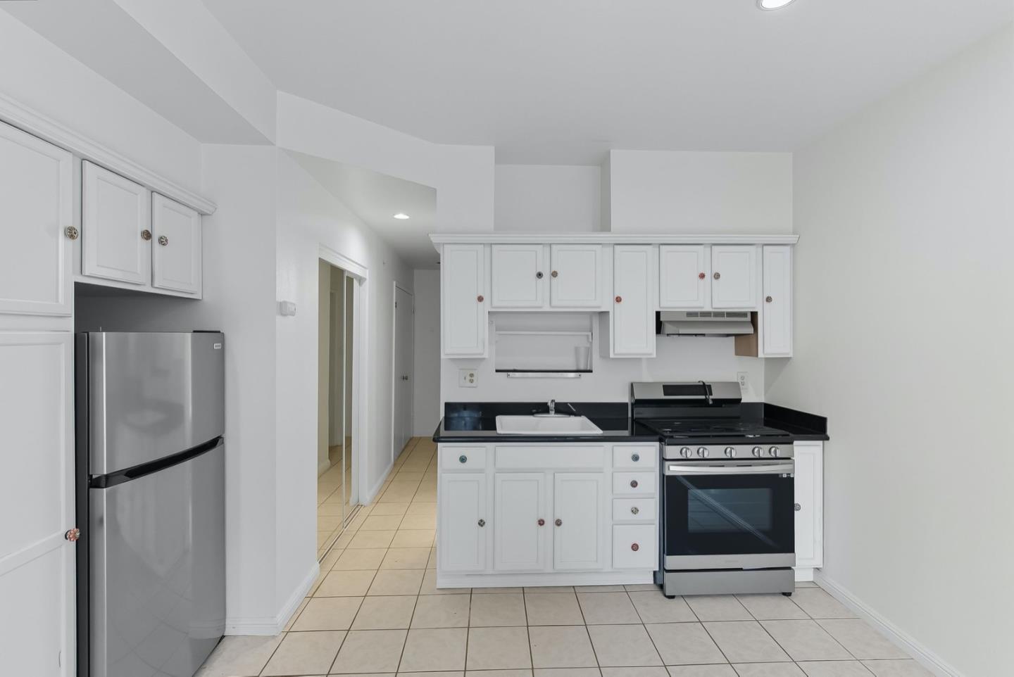 Detail Gallery Image 14 of 58 For 1840 Church St, San Francisco,  CA 94131 - 6 Beds | 4 Baths