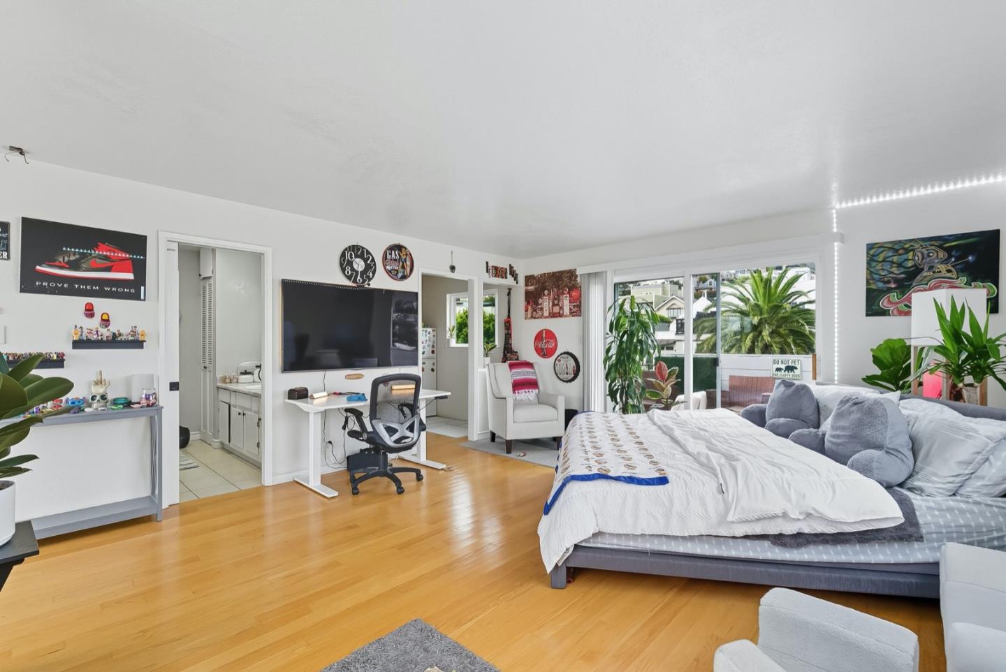 Detail Gallery Image 26 of 58 For 1840 Church St, San Francisco,  CA 94131 - 6 Beds | 4 Baths