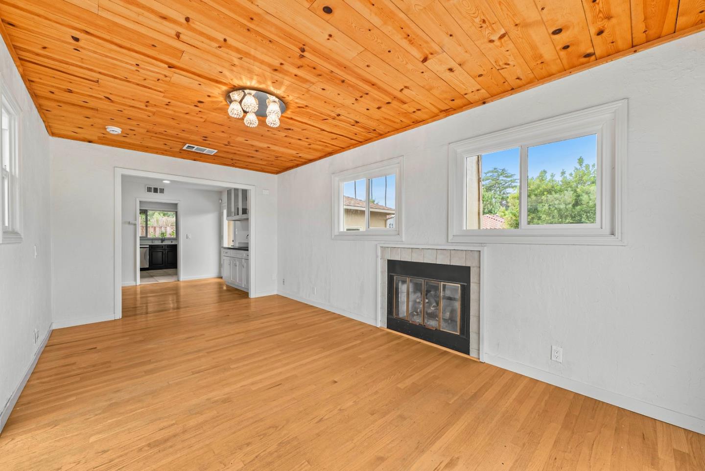 Detail Gallery Image 8 of 33 For 2785 Washington Blvd, Fremont,  CA 94539 - 4 Beds | 2 Baths