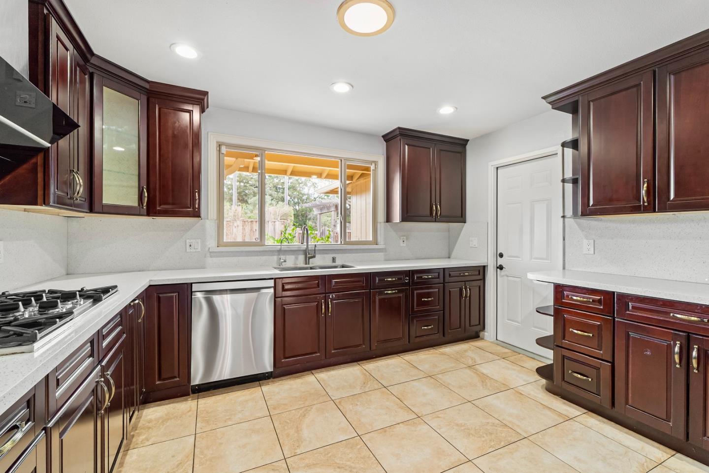 Detail Gallery Image 9 of 33 For 2785 Washington Blvd, Fremont,  CA 94539 - 4 Beds | 2 Baths