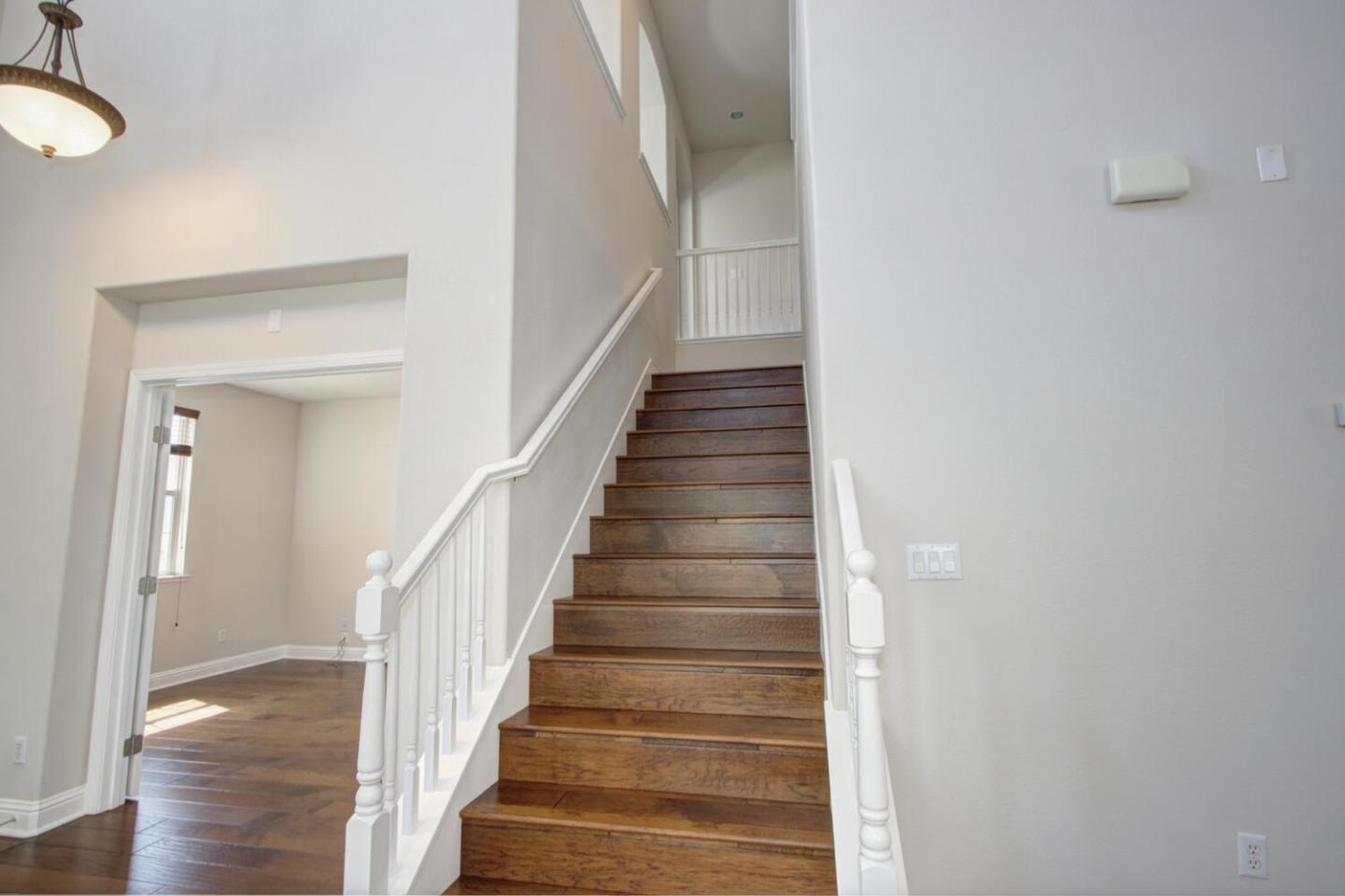 Detail Gallery Image 14 of 28 For 9987 Spring View Way, Elk Grove,  CA 95757 - 4 Beds | 3 Baths