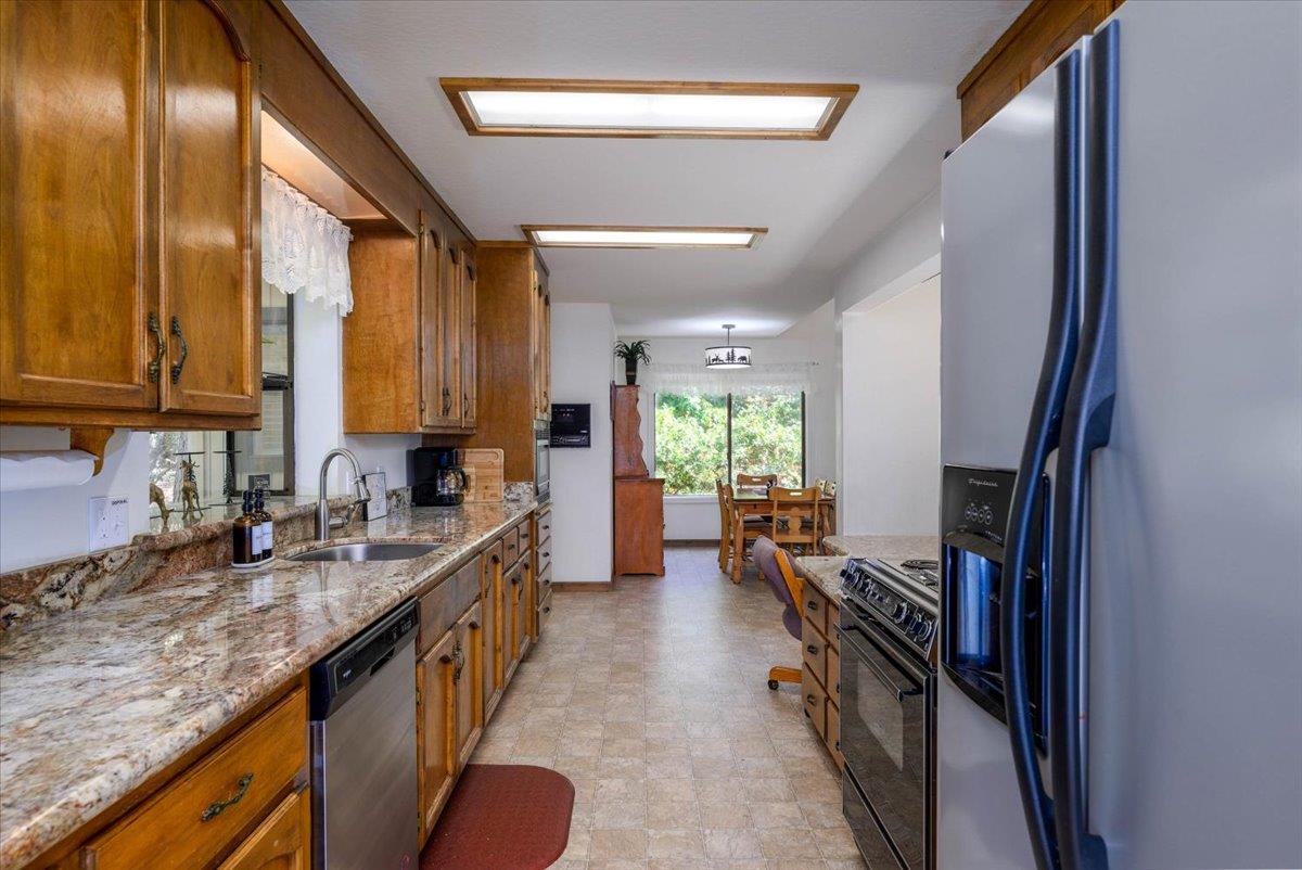 Detail Gallery Image 22 of 46 For 18861 Lookout Dr, Twain Harte,  CA 95383 - 3 Beds | 3 Baths