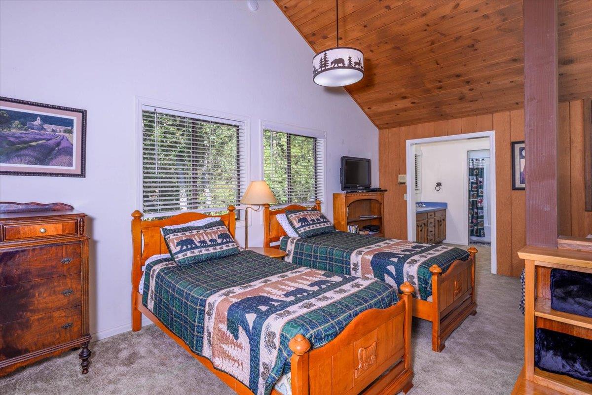 Detail Gallery Image 8 of 46 For 18861 Lookout Dr, Twain Harte,  CA 95383 - 3 Beds | 3 Baths