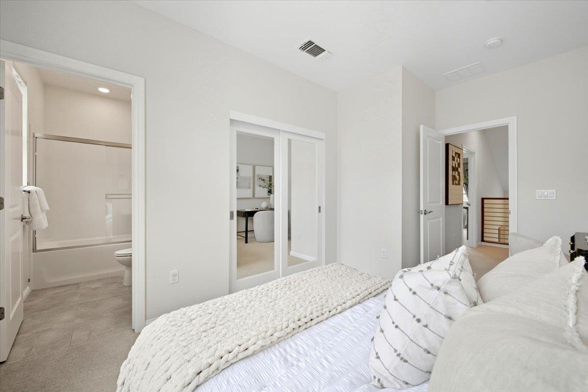 Detail Gallery Image 16 of 31 For 117 Orbit Way, Mountain View,  CA 94043 - 3 Beds | 3/1 Baths