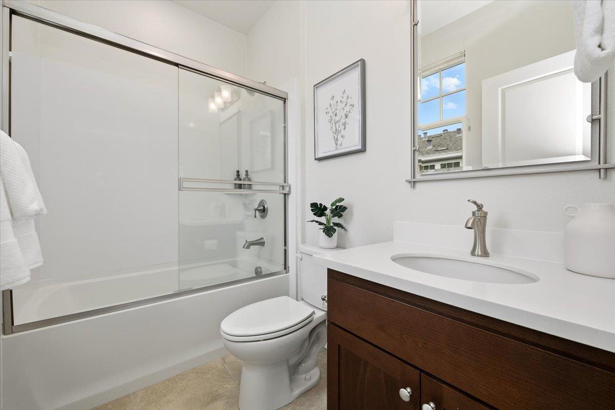 Detail Gallery Image 17 of 31 For 117 Orbit Way, Mountain View,  CA 94043 - 3 Beds | 3/1 Baths