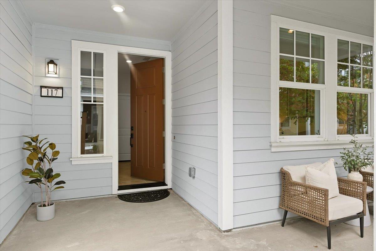 Detail Gallery Image 3 of 31 For 117 Orbit Way, Mountain View,  CA 94043 - 3 Beds | 3/1 Baths